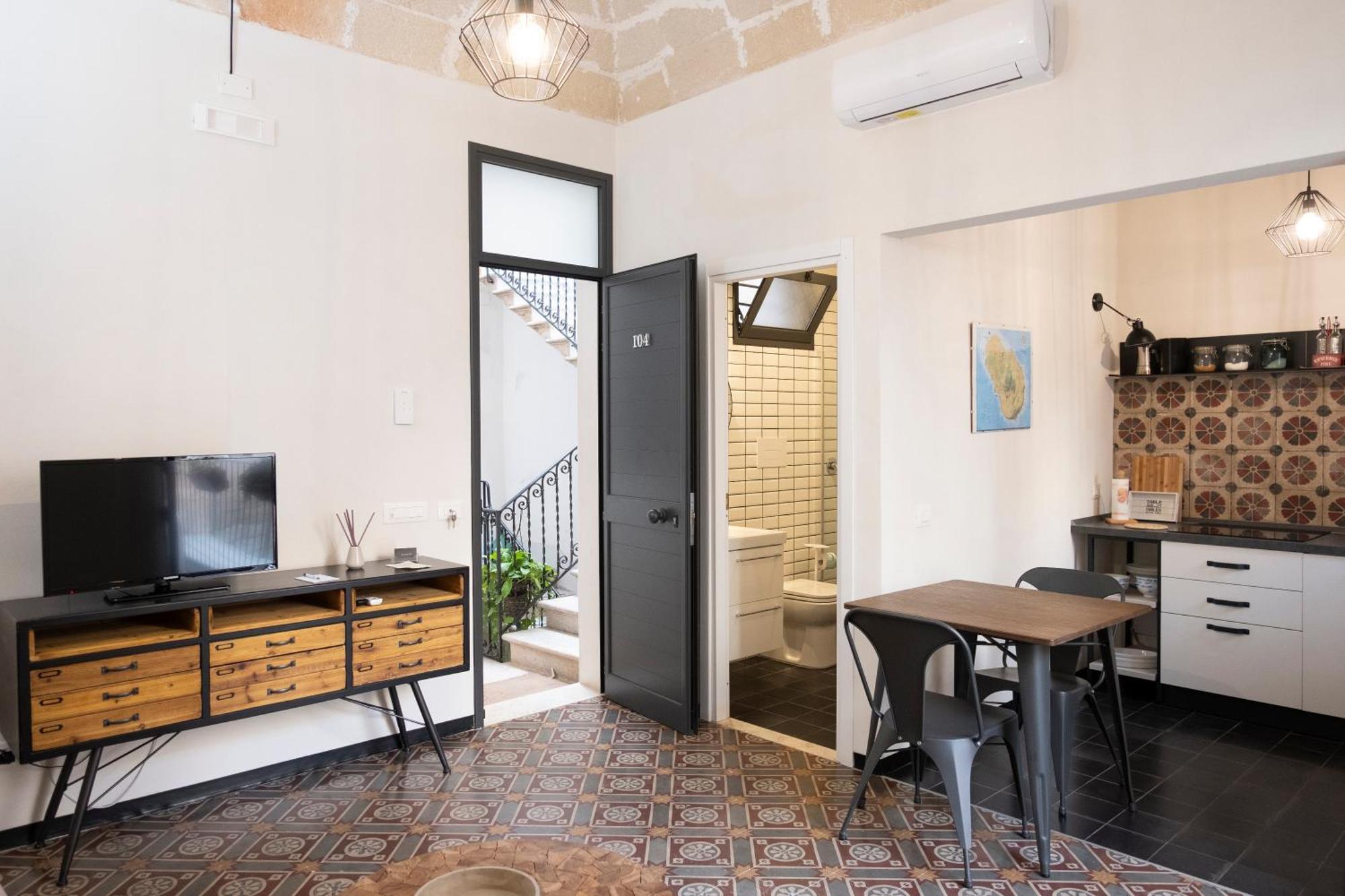 Bassi77 - Rooms & Apartments Trapani Eksteriør bilde